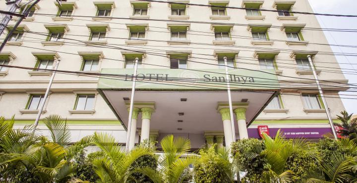 Sandhya Hotel Hyderabad Exterior foto