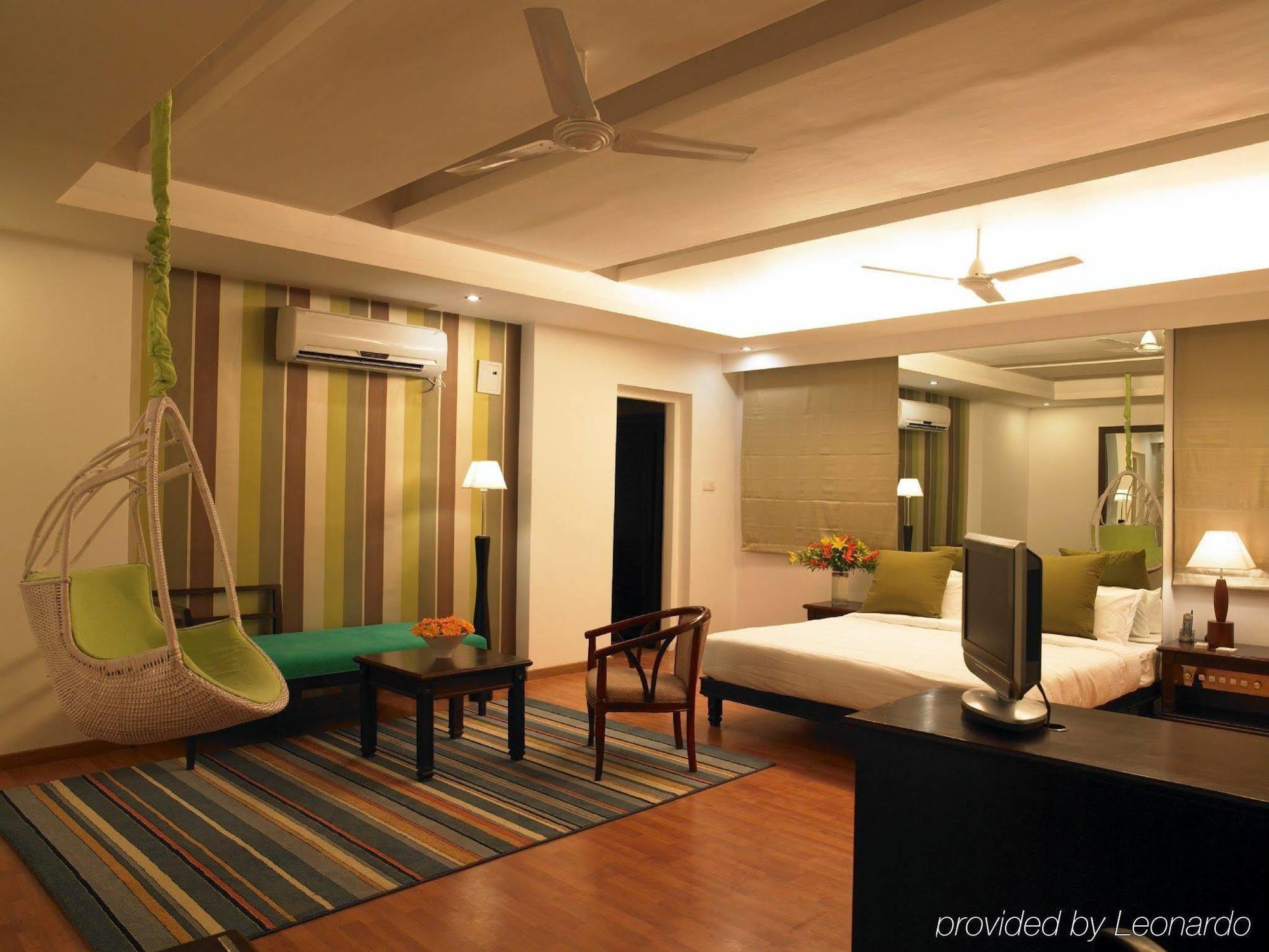 Sandhya Hotel Hyderabad Exterior foto